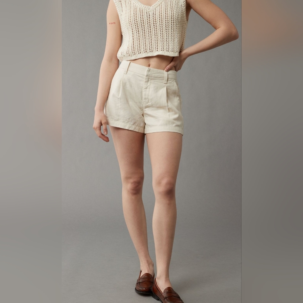 NWOT AE High-Waisted Trouser Short Size 14 in Ivory
